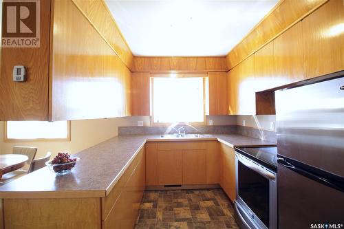 408 Railway Avenue, Rocanville, SK - Indoor Photo Showing Kitchen With Double Sink