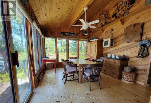 890 Mazinaw Lake, Addington Highlands, ON - Indoor Photo Showing Dining Room