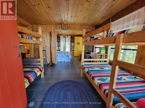 890 Mazinaw Lake, Addington Highlands, ON - Indoor Photo Showing Bedroom