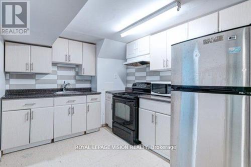 79 - 248 John Garland Boulevard W, Toronto (West Humber-Clairville), ON - Indoor Photo Showing Kitchen