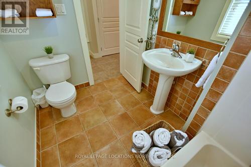 117 - 125 Fairway Court, Blue Mountains, ON - Indoor Photo Showing Bathroom