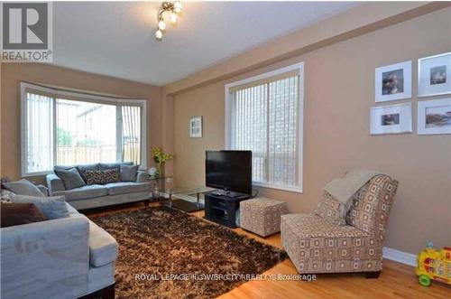 37 Blue Diamond Drive, Brampton, ON - Indoor Photo Showing Living Room