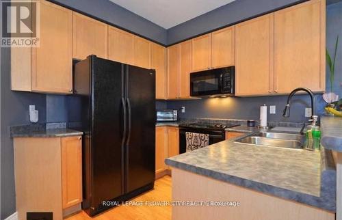 37 Blue Diamond Drive, Brampton, ON - Indoor Photo Showing Kitchen With Double Sink