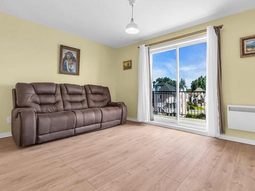 Salon - 53 Rue Daguerre, Candiac, QC - Indoor Photo Showing Living Room