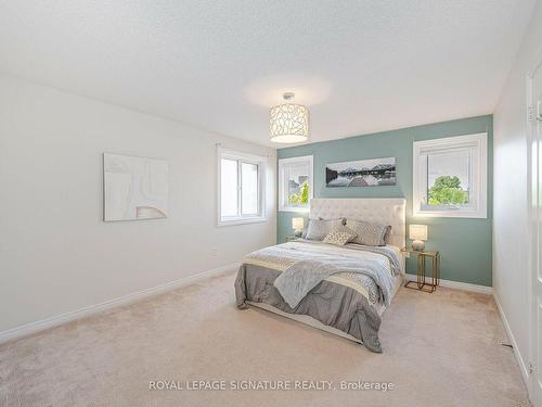 38 Sandringham Dr, Barrie, ON - Indoor Photo Showing Bedroom