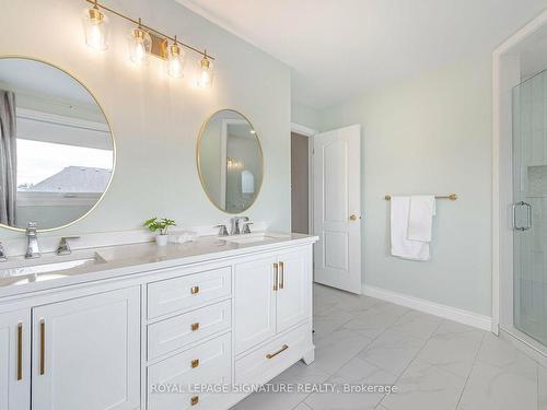 38 Sandringham Dr, Barrie, ON - Indoor Photo Showing Bathroom