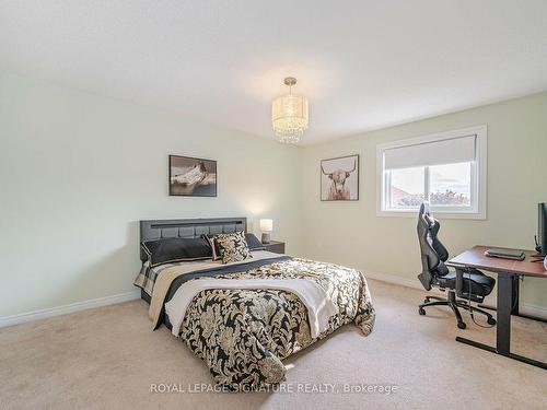 38 Sandringham Dr, Barrie, ON - Indoor Photo Showing Bedroom