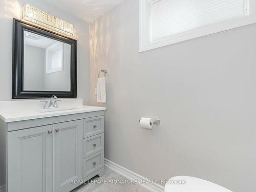 38 Sandringham Dr, Barrie, ON - Indoor Photo Showing Bathroom