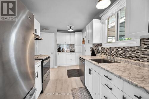 30 Hopewell Crescent, Hamilton (Stoney Creek), ON - Indoor Photo Showing Kitchen With Upgraded Kitchen