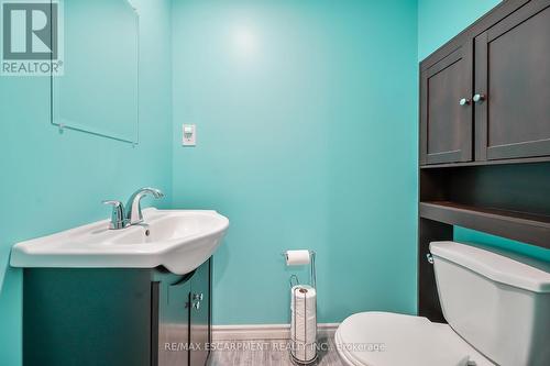 30 Hopewell Crescent, Hamilton (Stoney Creek), ON - Indoor Photo Showing Bathroom