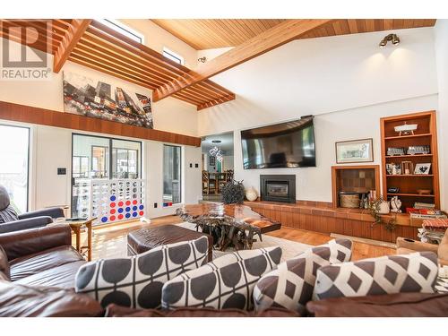 8516 32Nd Avenue, Osoyoos, BC - Indoor Photo Showing Living Room With Fireplace