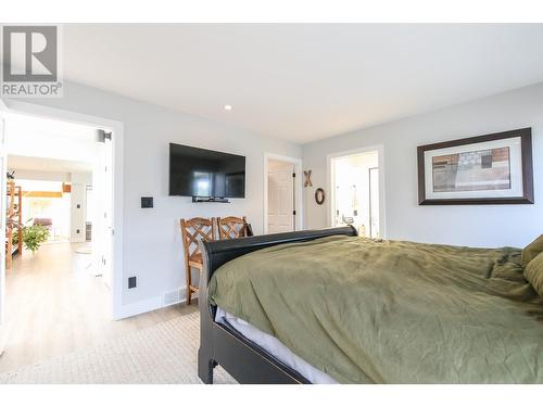 8516 32Nd Avenue, Osoyoos, BC - Indoor Photo Showing Bedroom