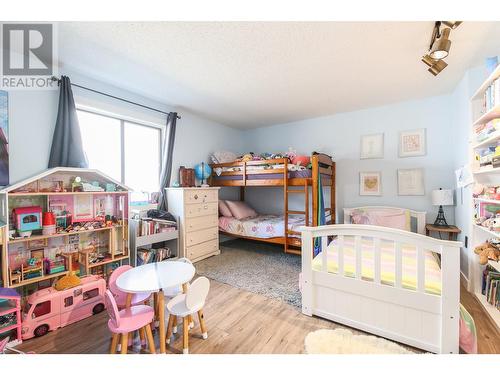 8516 32Nd Avenue, Osoyoos, BC - Indoor Photo Showing Bedroom