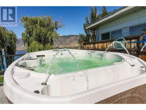 8516 32Nd Avenue, Osoyoos, BC - Outdoor