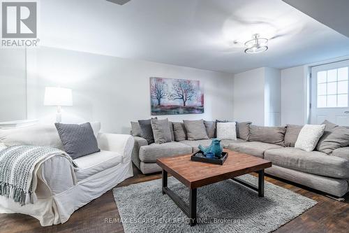 3 Oldenburg Road, Hamilton (Carlisle), ON - Indoor Photo Showing Living Room