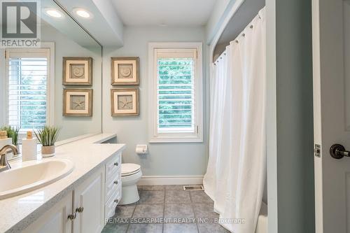 3 Oldenburg Road, Hamilton (Carlisle), ON - Indoor Photo Showing Bathroom