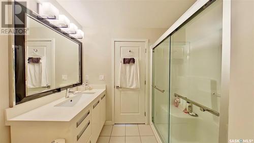 105 1545 Neville Drive, Regina, SK - Indoor Photo Showing Bathroom