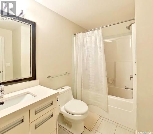 105 1545 Neville Drive, Regina, SK - Indoor Photo Showing Bathroom