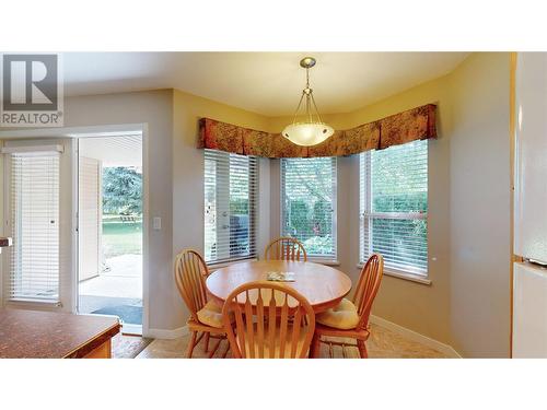 2365 Stillingfleet Road Unit# 10, Kelowna, BC - Indoor Photo Showing Dining Room