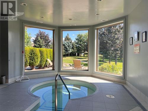 2365 Stillingfleet Road Unit# 10, Kelowna, BC - Indoor Photo Showing Other Room With In Ground Pool