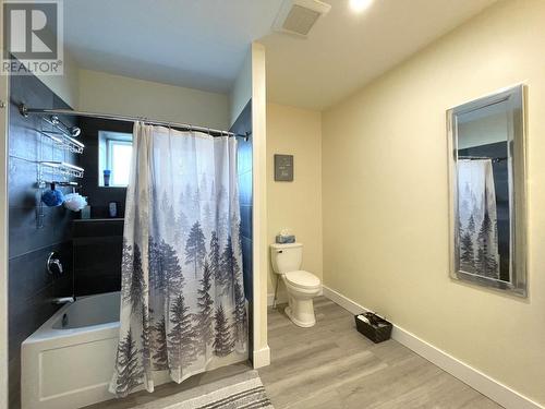 1916 Fort Sheppard  Drive, Nelson, BC - Indoor Photo Showing Bathroom