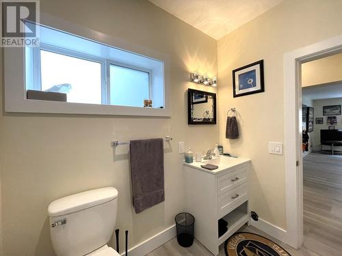 1916 Fort Sheppard  Drive, Nelson, BC - Indoor Photo Showing Bathroom