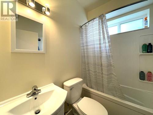 1916 Fort Sheppard  Drive, Nelson, BC - Indoor Photo Showing Bathroom