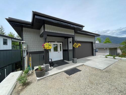 1916 Fort Sheppard Drive, Nelson, BC - Outdoor