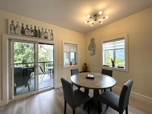 1916 Fort Sheppard Drive, Nelson, BC - Indoor Photo Showing Dining Room