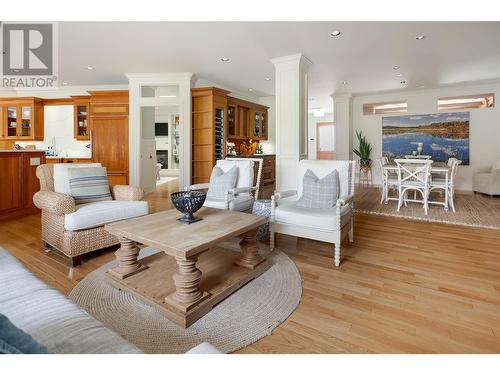 4397 Hobson Road, Kelowna, BC - Indoor Photo Showing Living Room