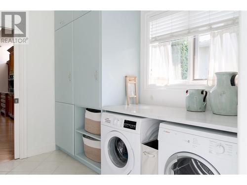 4397 Hobson Road, Kelowna, BC - Indoor Photo Showing Laundry Room