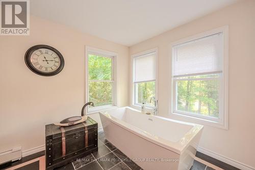 4 Clover Court, Kawartha Lakes, ON - Indoor