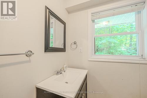 4 Clover Court, Kawartha Lakes, ON - Indoor Photo Showing Bathroom