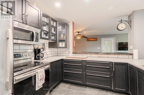 4 Clover Court, Kawartha Lakes, ON - Indoor Photo Showing Kitchen