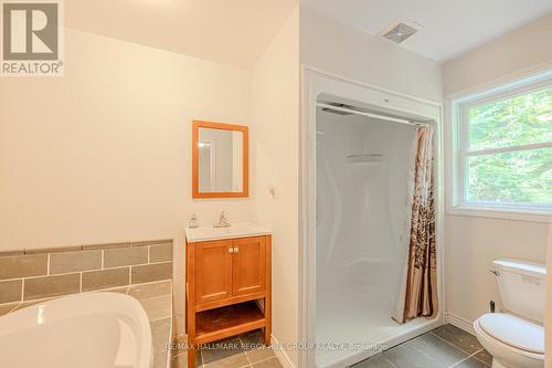 4 Clover Court, Kawartha Lakes, ON - Indoor Photo Showing Bathroom