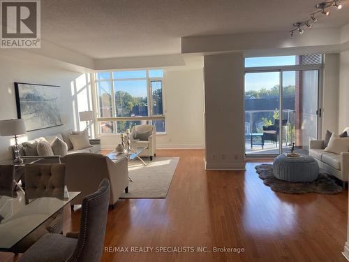 508 - 80 Port Street E, Mississauga (Port Credit), ON - Indoor Photo Showing Living Room