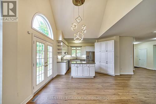 8 Aylesbury Gate, Markham (Berczy), ON - Indoor Photo Showing Kitchen