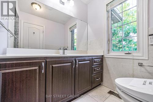 8 Aylesbury Gate, Markham (Berczy), ON - Indoor Photo Showing Bathroom