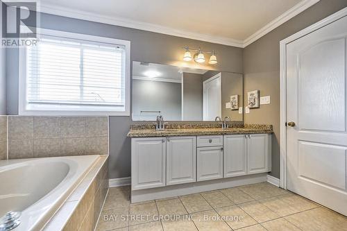 8 Aylesbury Gate, Markham (Berczy), ON - Indoor Photo Showing Bathroom