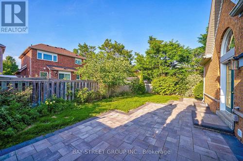 8 Aylesbury Gate, Markham (Berczy), ON - Outdoor