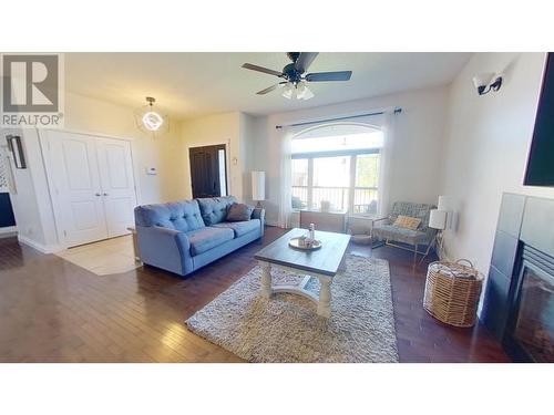 10503 114A Avenue, Fort St. John, BC - Indoor Photo Showing Living Room