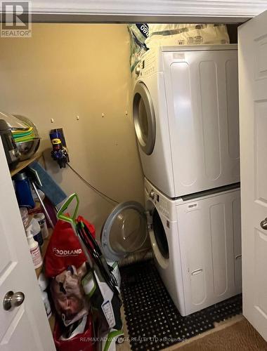 Main floor laundry - 12 Henderson Court, Ingersoll, ON - Indoor Photo Showing Laundry Room