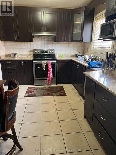 29 Jellicoe Crescent, Brampton (Northgate), ON - Indoor Photo Showing Kitchen With Double Sink