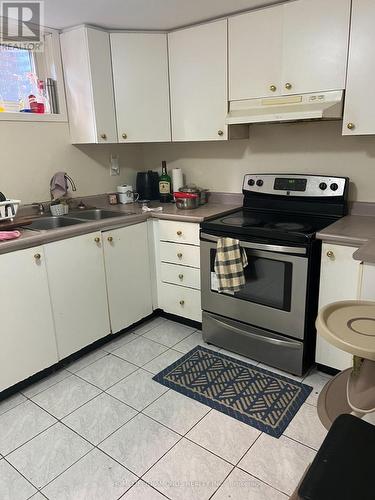 29 Jellicoe Crescent, Brampton (Northgate), ON - Indoor Photo Showing Kitchen With Double Sink