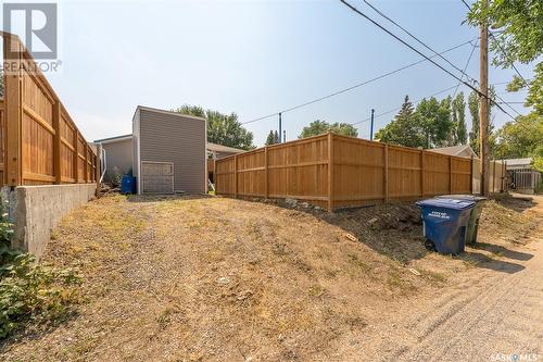 830 Vaughan Street W, Moose Jaw, SK - Outdoor