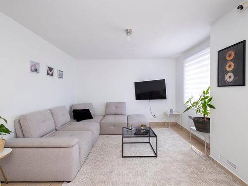 Salon - 11285 Av. Garon, Montréal (Montréal-Nord), QC - Indoor Photo Showing Living Room