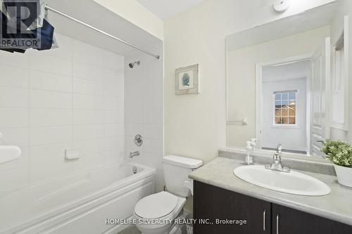 56 Fieldstone Ln Avenue, Caledon, ON - Indoor Photo Showing Bathroom