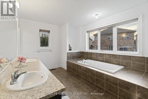 56 Fieldstone Ln Avenue, Caledon, ON - Indoor Photo Showing Bathroom