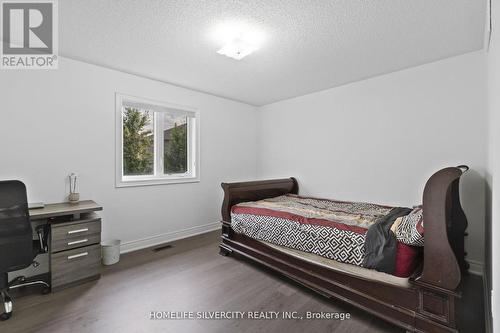 56 Fieldstone Ln Avenue, Caledon, ON - Indoor Photo Showing Bedroom