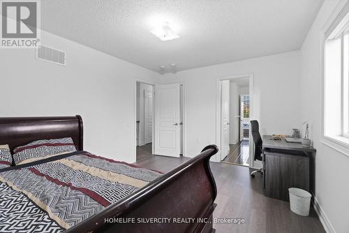 56 Fieldstone Ln Avenue, Caledon, ON - Indoor Photo Showing Bedroom